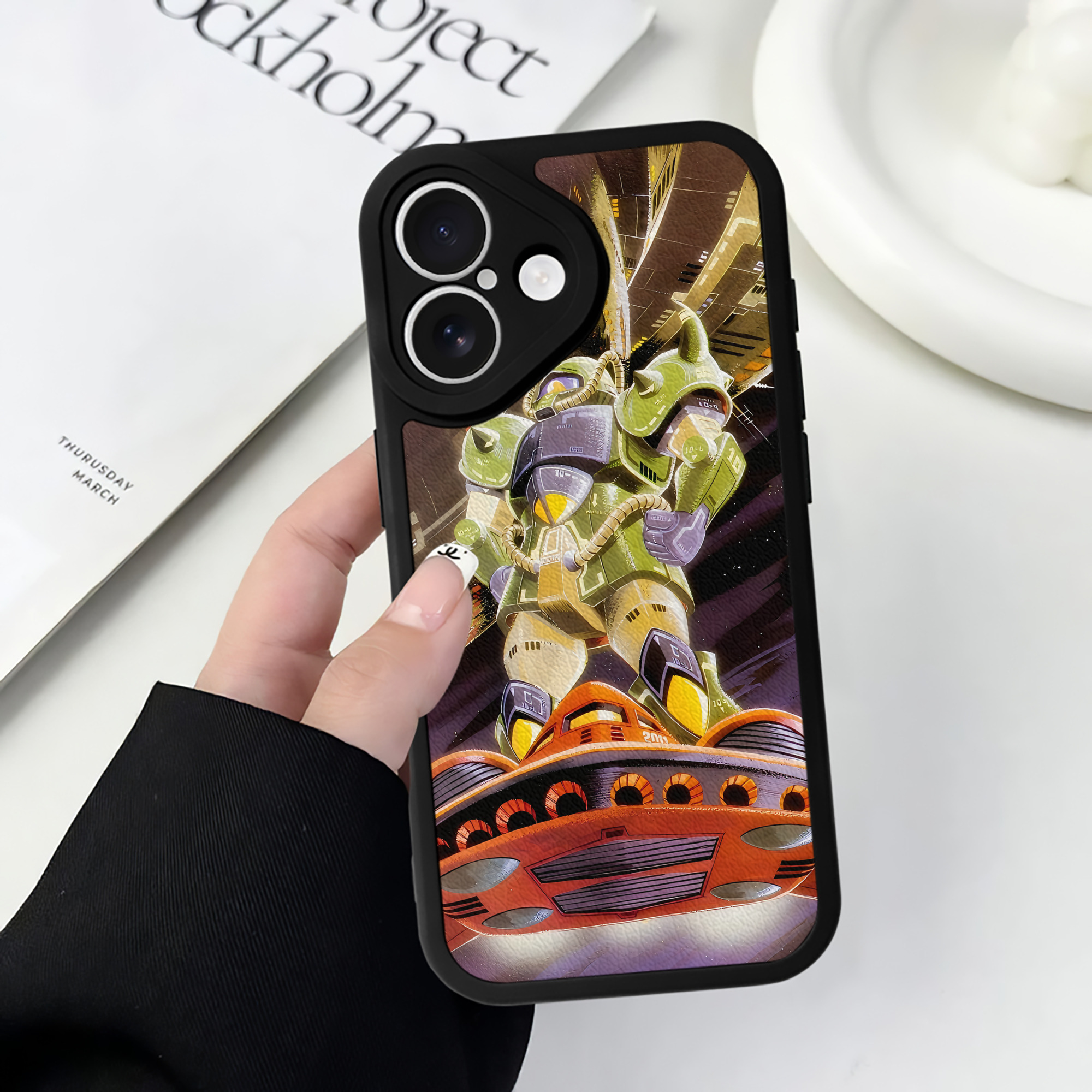 （画像用） 機動戦士ガンダム Mobile Suit Gundam 【iPhone 16シリーズ対応】シリコンスマホケース（レザー調） 材質：シリコン